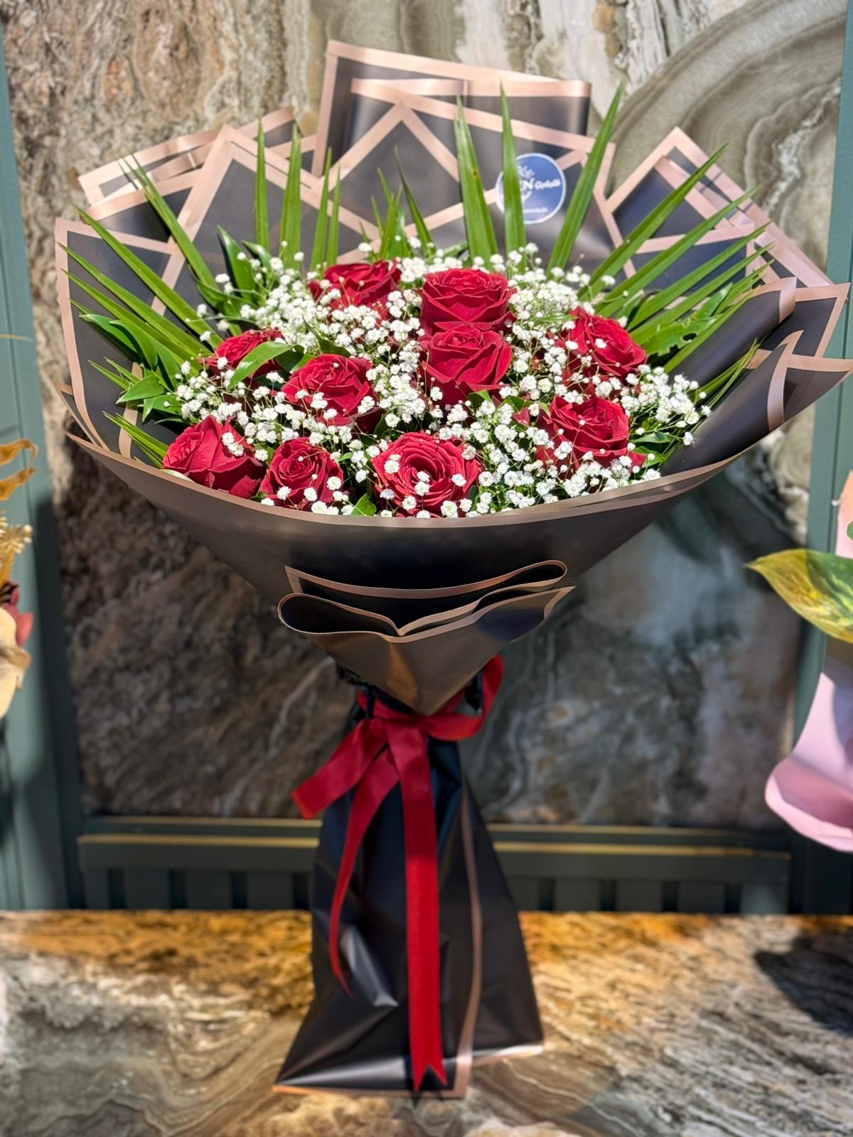 10 Güllü Canlı Buket