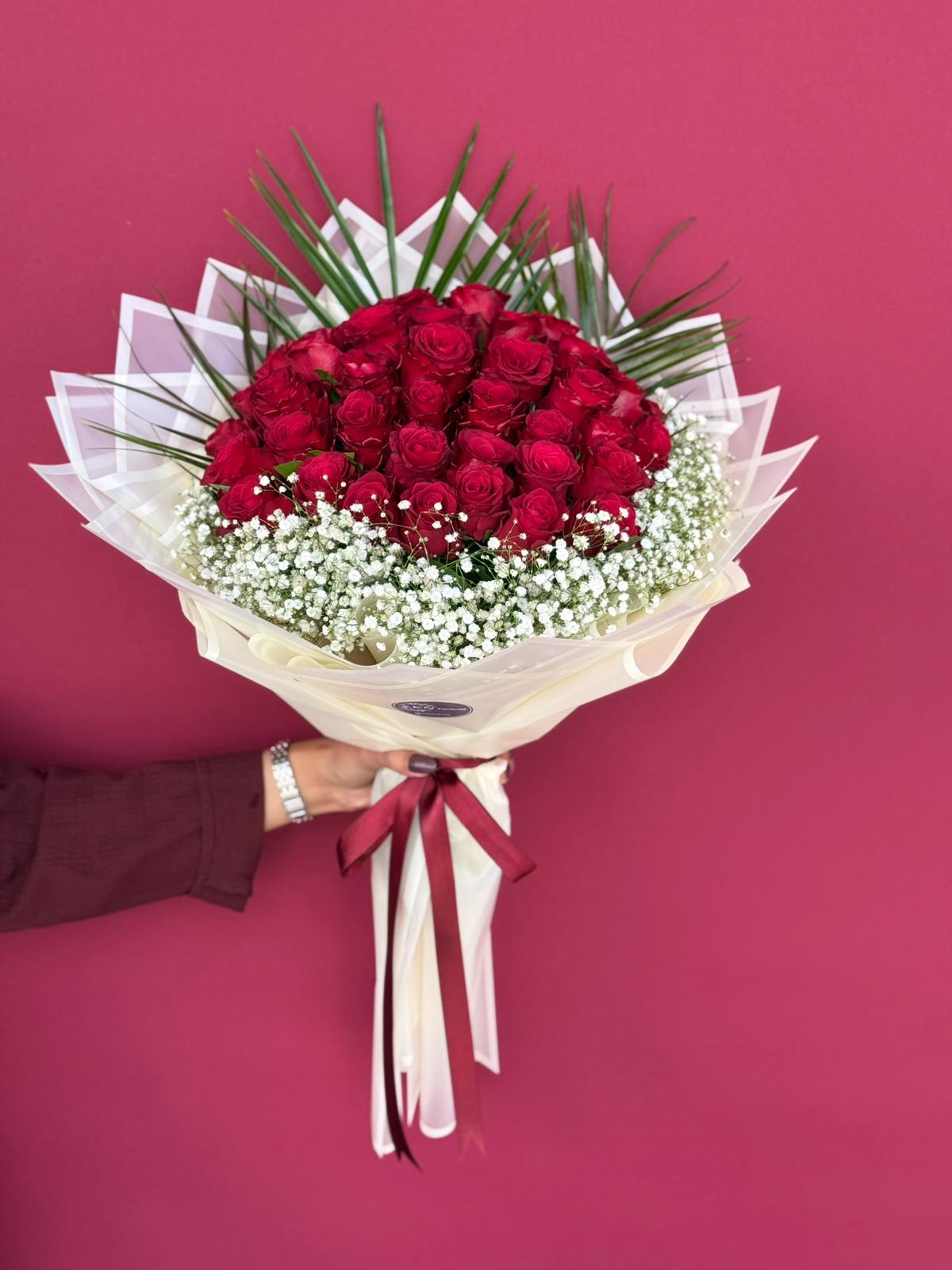 41 Canlı Kırmızı Gül Buketi