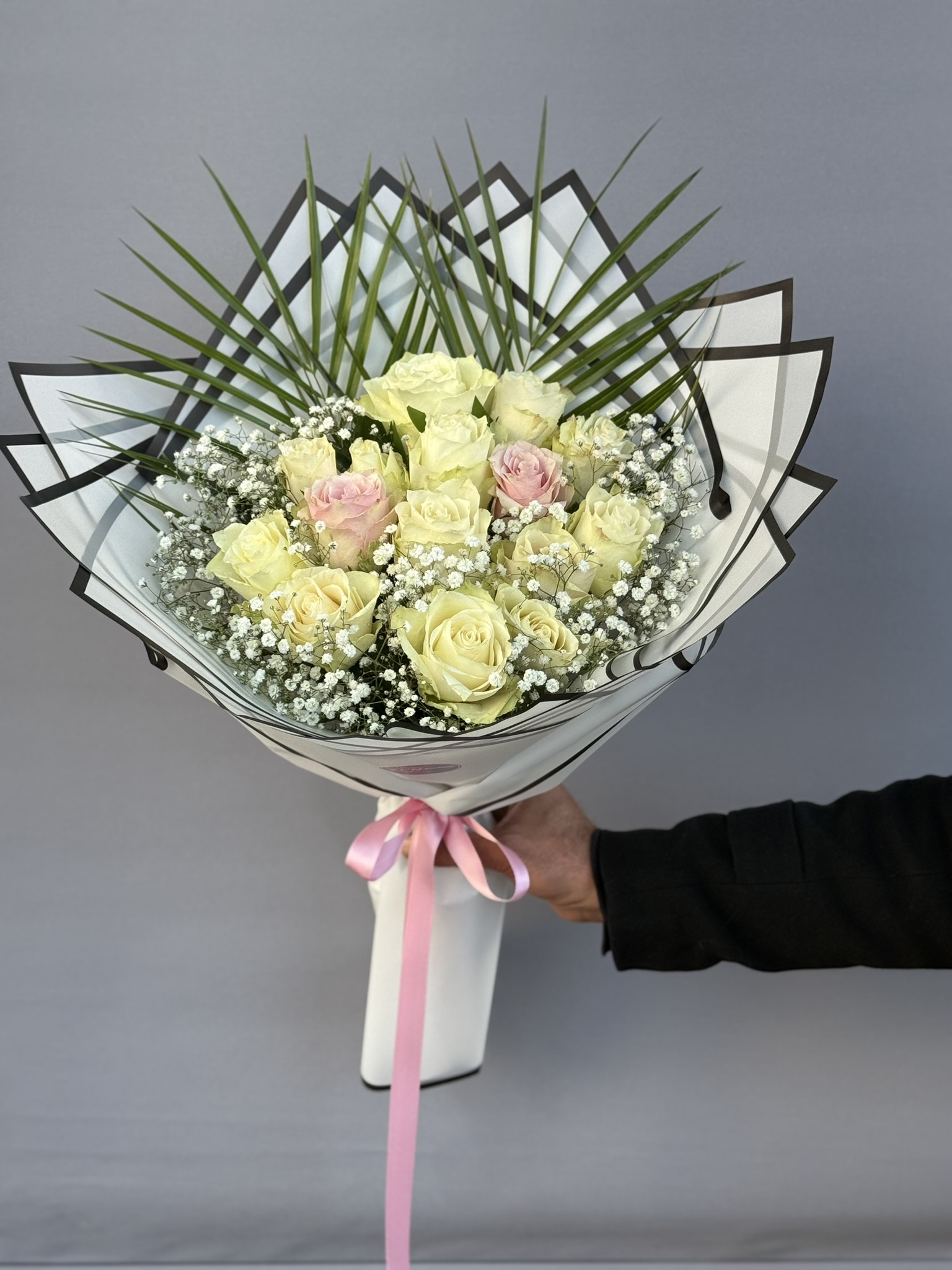 15 Canlı İthal Gül Buketi