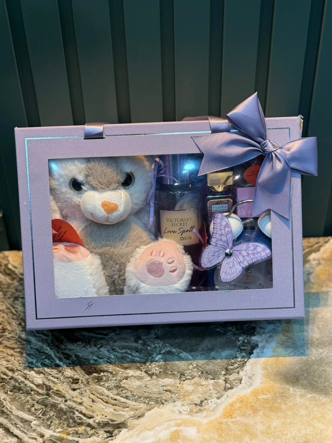 Kutuda Sevgiliye Hediyelik Ürünler