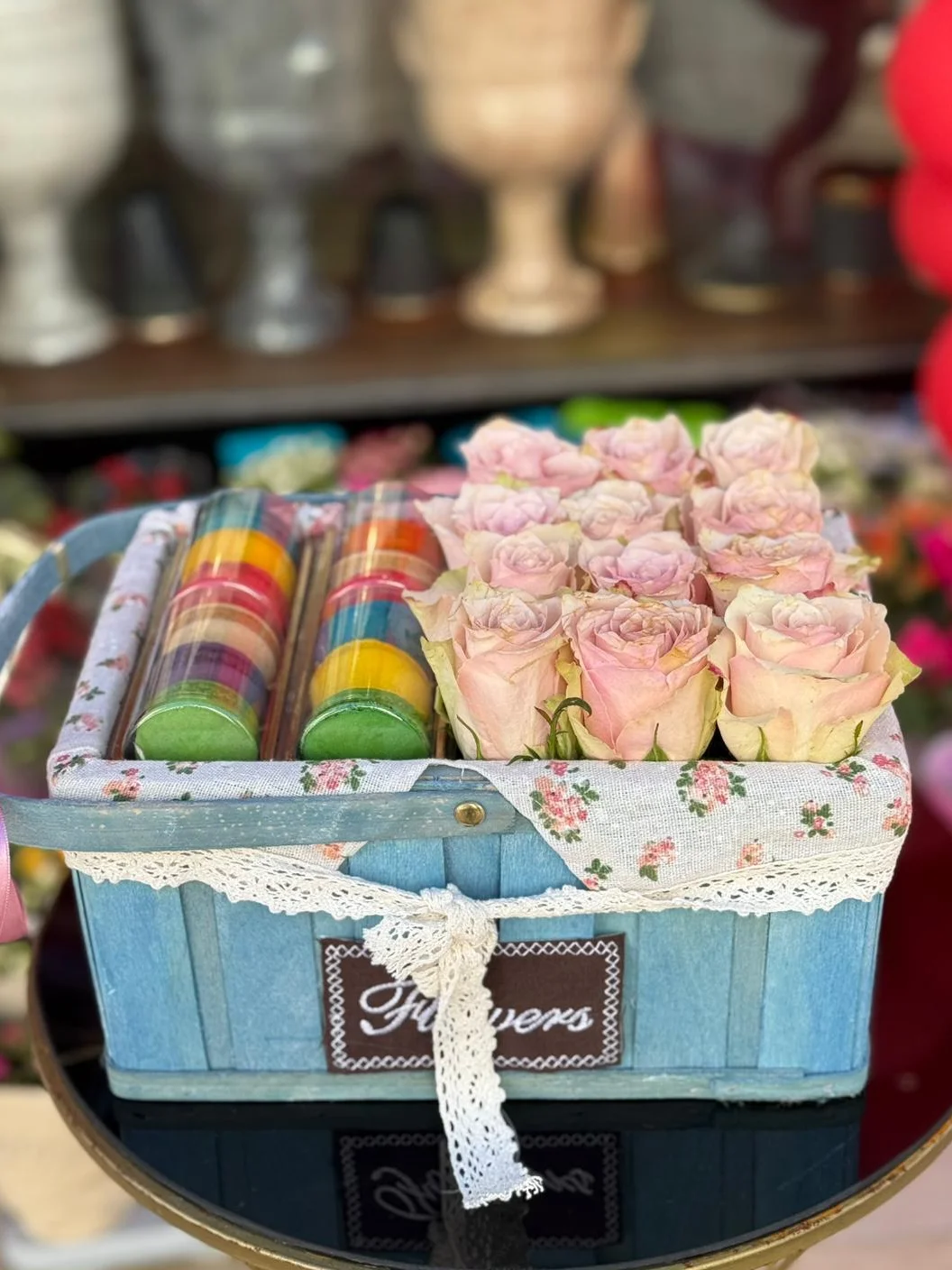 Sepette Canlı Gül ve Hediyelik