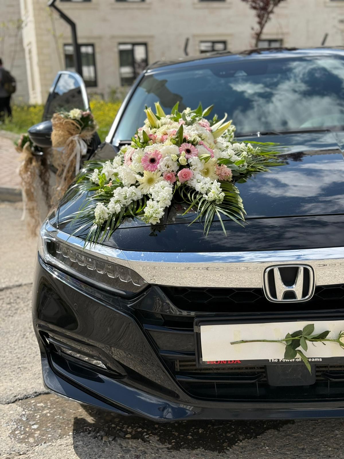 Özel Canlı Çiçeklerle Araba Süsleme